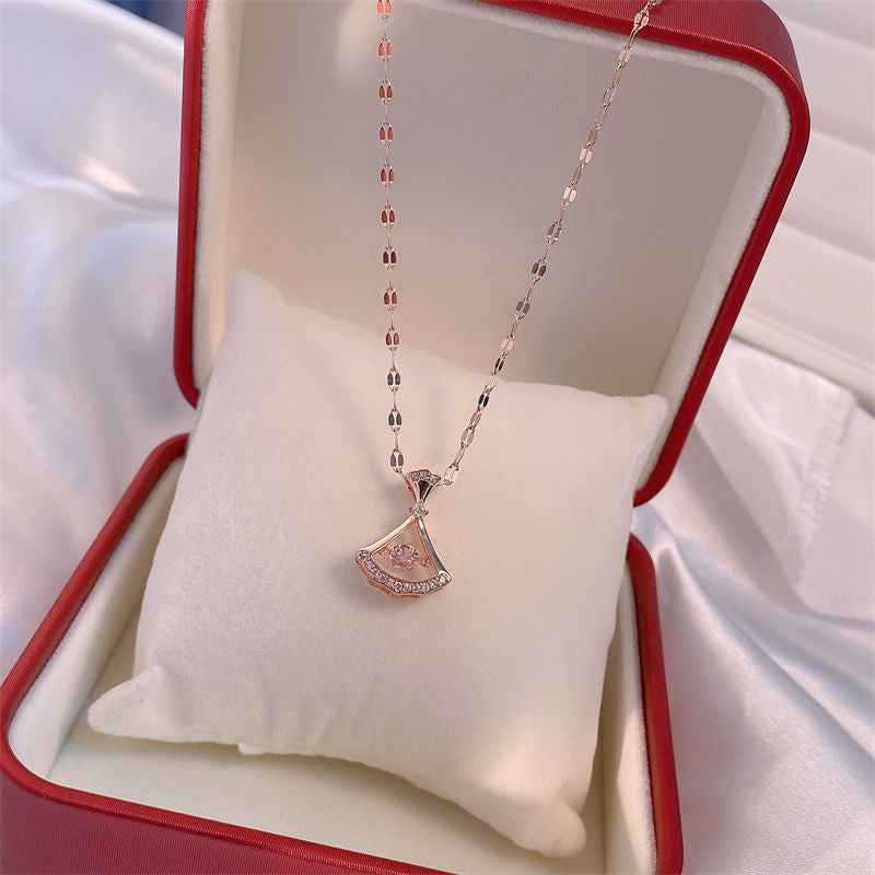 Diamond Perfume Bottle Clavicle Chain Necklace